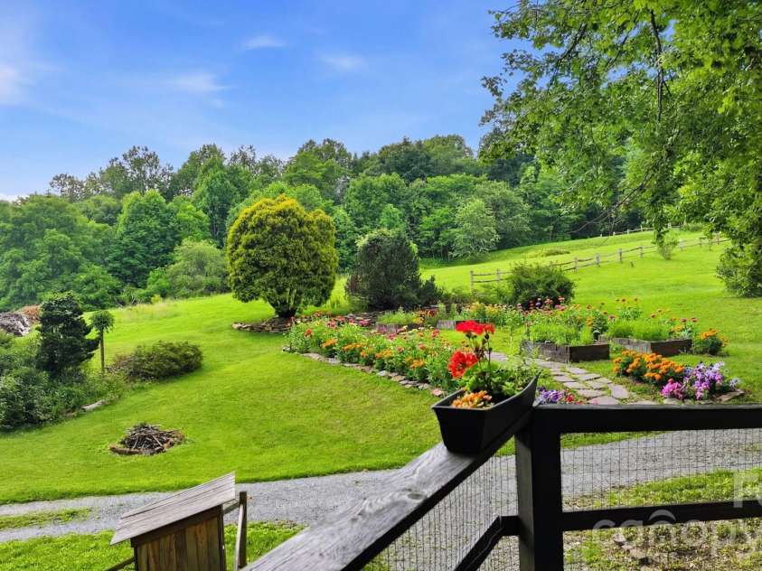 429 Biodome Drive, Waynesville, NC 28785.  MLS# CAR4386241, YatesRealty ID 2923. 