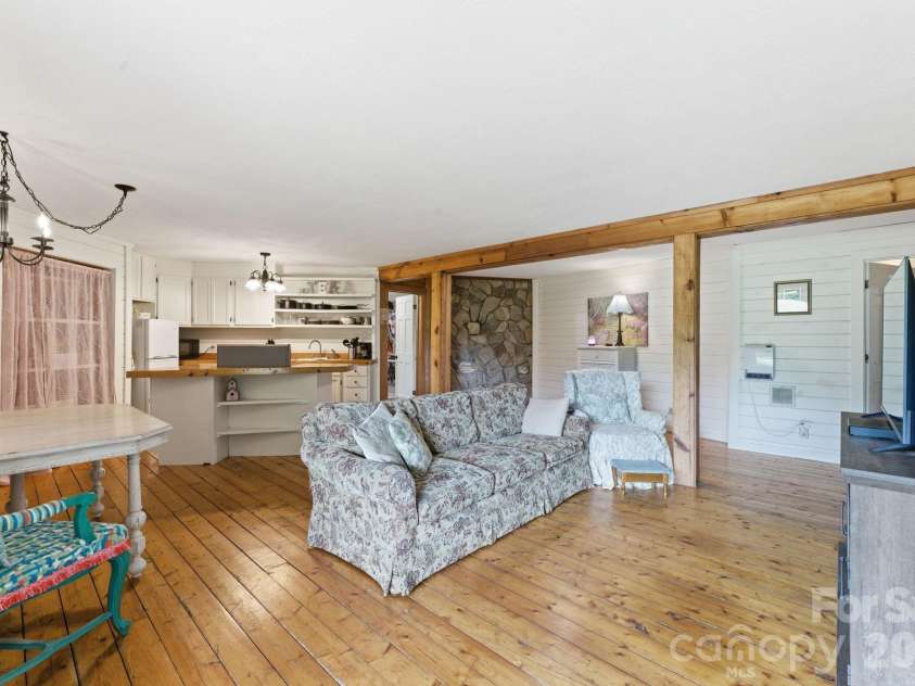 429 Biodome Drive, Waynesville, NC 28785.  MLS# CAR4386241, YatesRealty ID 2923. 