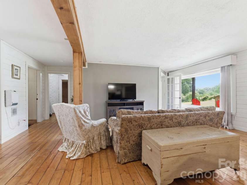 429 Biodome Drive, Waynesville, NC 28785.  MLS# CAR4386241, YatesRealty ID 2923. 