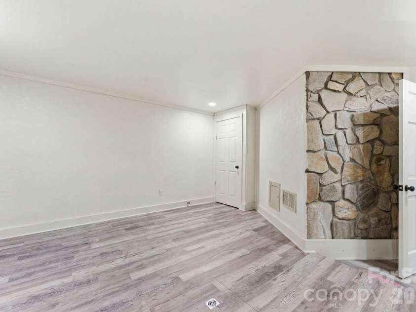 429 Biodome Drive, Waynesville, NC 28785.  MLS# CAR4386241, YatesRealty ID 2923. 
