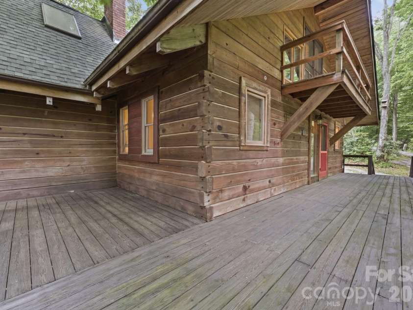 429 Biodome Drive, Waynesville, NC 28785.  MLS# CAR4386241, YatesRealty ID 2923. 