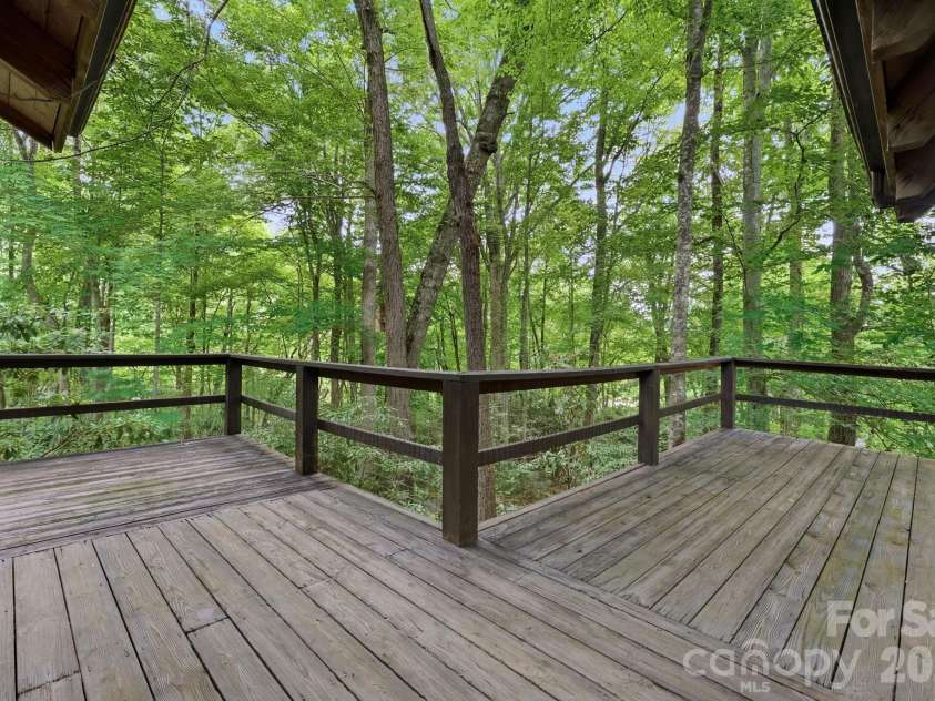 429 Biodome Drive, Waynesville, NC 28785.  MLS# CAR4386241, YatesRealty ID 2923. 