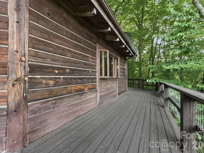 429 Biodome Drive, Waynesville, NC 28785.  MLS# CAR4386241, YatesRealty ID 2923. 