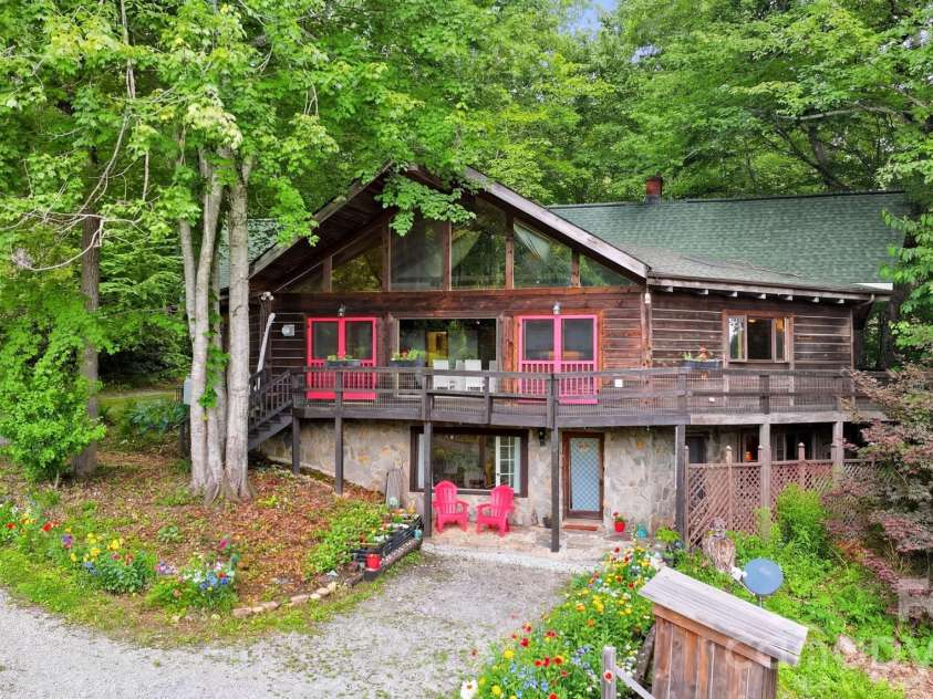 429 Biodome Drive, Waynesville, NC 28785.  MLS# CAR4386241, YatesRealty ID 2923. 