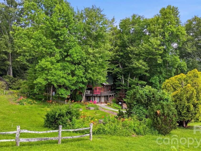 429 Biodome Drive, Waynesville, NC 28785.  MLS# CAR4386241, YatesRealty ID 2923. 