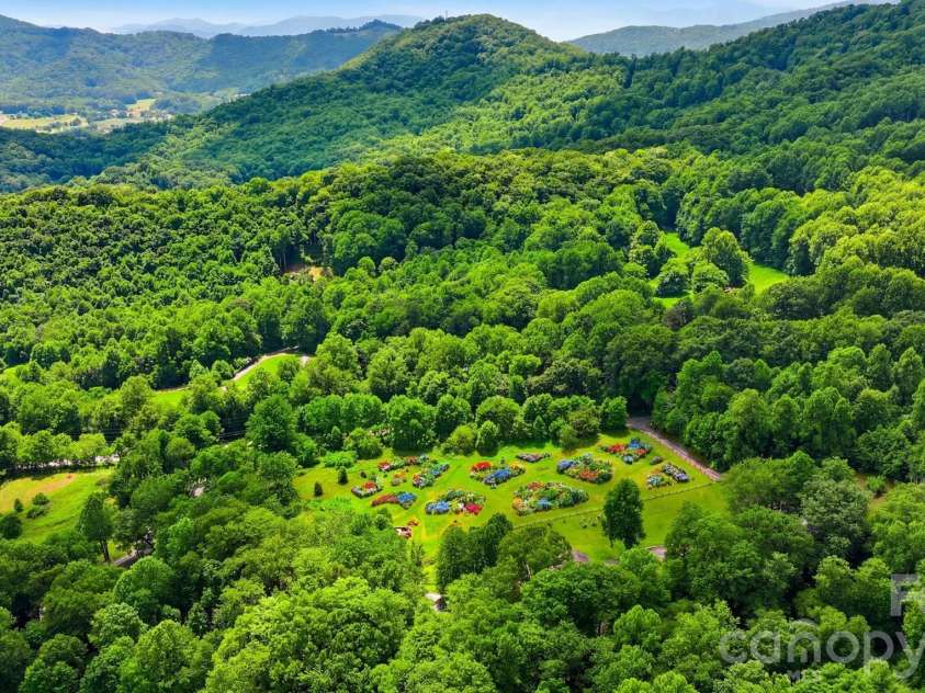 429 Biodome Drive, Waynesville, NC 28785.  MLS# CAR4386241, YatesRealty ID 2923. 