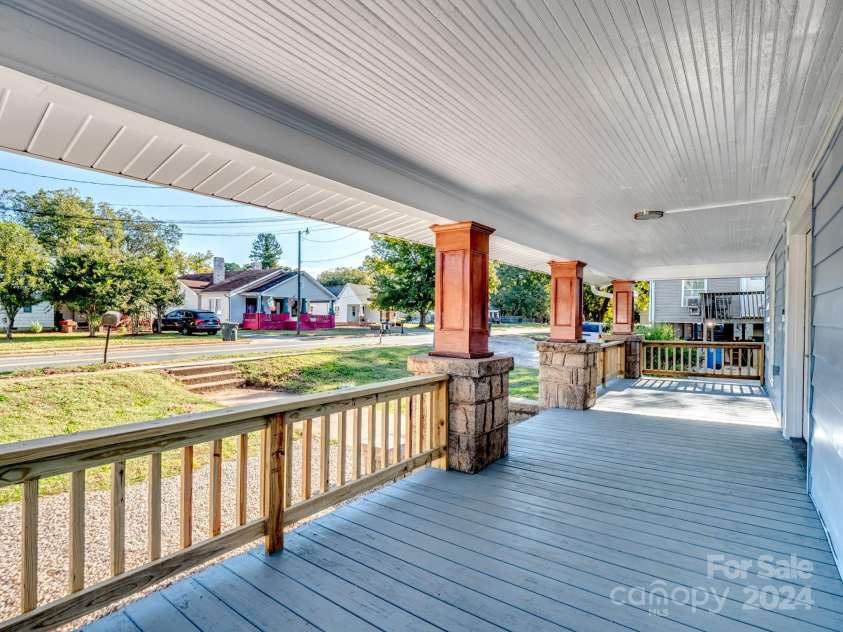 709 Bringle Ferry Road, Salisbury, NC 28144.  MLS# CAR4193029, YatesRealty ID 2923. 