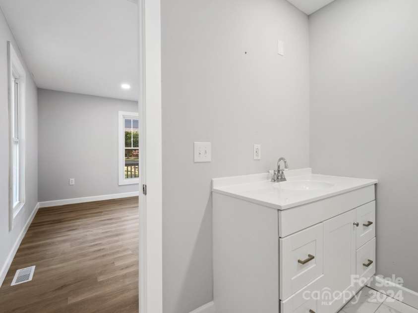 709 Bringle Ferry Road, Salisbury, NC 28144.  MLS# CAR4193029, YatesRealty ID 2923. 