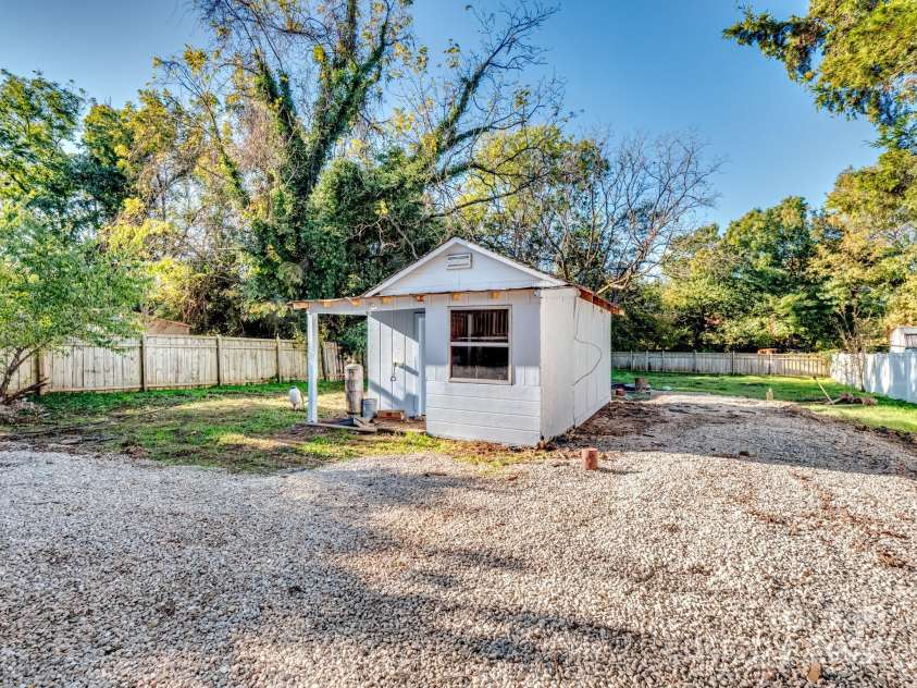709 Bringle Ferry Road, Salisbury, NC 28144.  MLS# CAR4193029, YatesRealty ID 2923. 