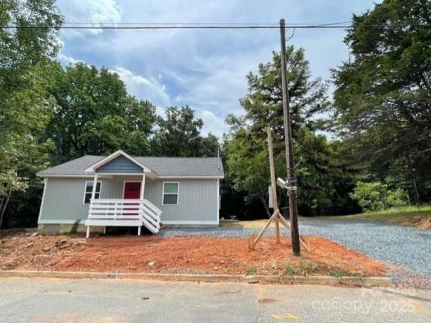 832 Sikes Avenue, Wadesboro, NC 28170.  MLS# CAR4311063, YatesRealty ID 2923. 