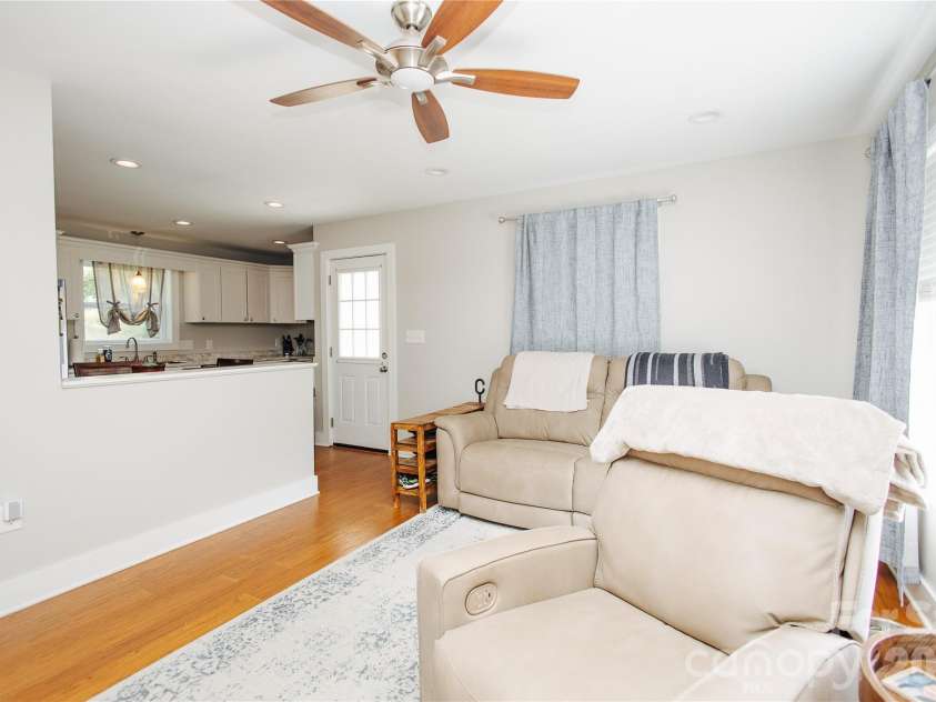 212 Maple Avenue, Marion, NC 28752.  MLS# CAR4390839, YatesRealty ID 29230. 
