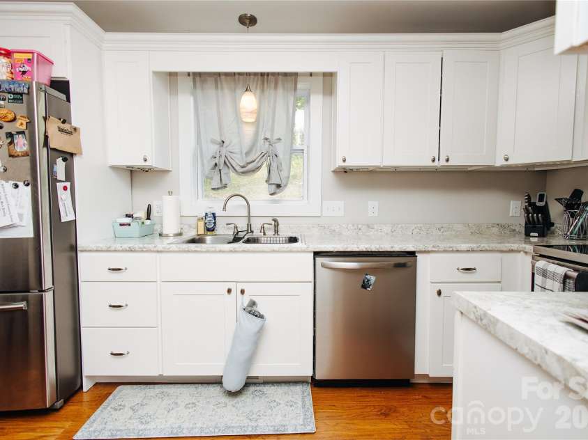 212 Maple Avenue, Marion, NC 28752.  MLS# CAR4390839, YatesRealty ID 29230. 