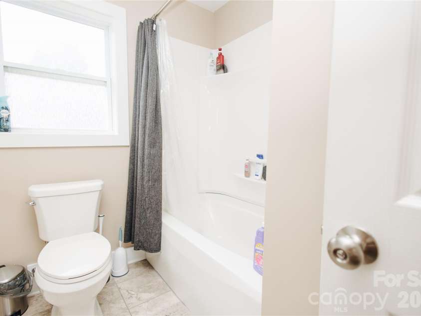 212 Maple Avenue, Marion, NC 28752.  MLS# CAR4390839, YatesRealty ID 29230. 