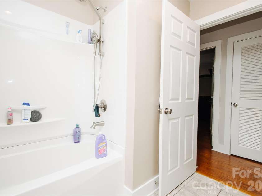 212 Maple Avenue, Marion, NC 28752.  MLS# CAR4390839, YatesRealty ID 29230. 