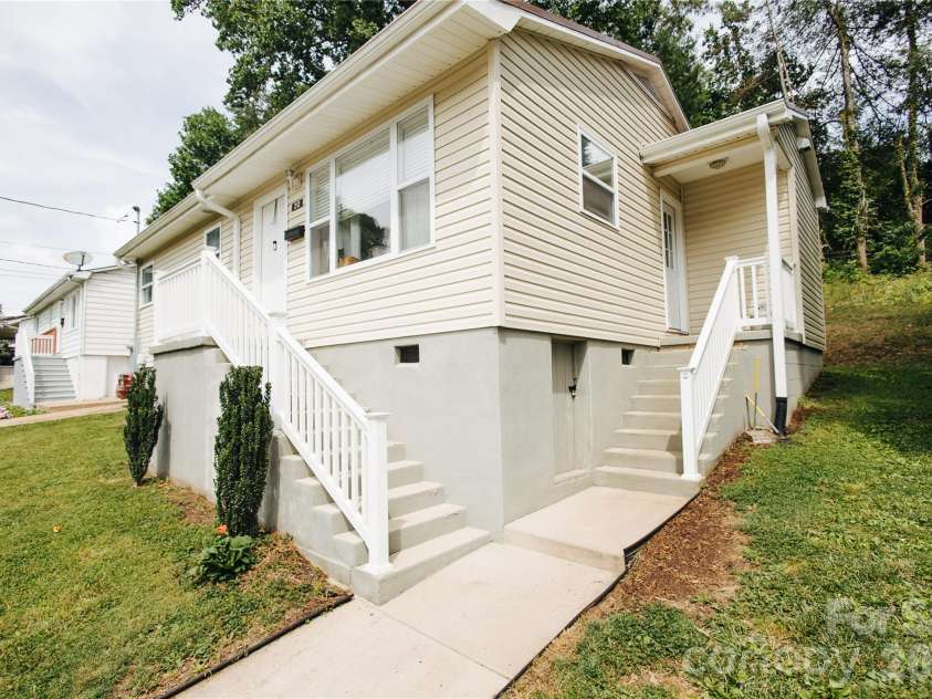 212 Maple Avenue, Marion, NC 28752.  MLS# CAR4390839, YatesRealty ID 29230. 