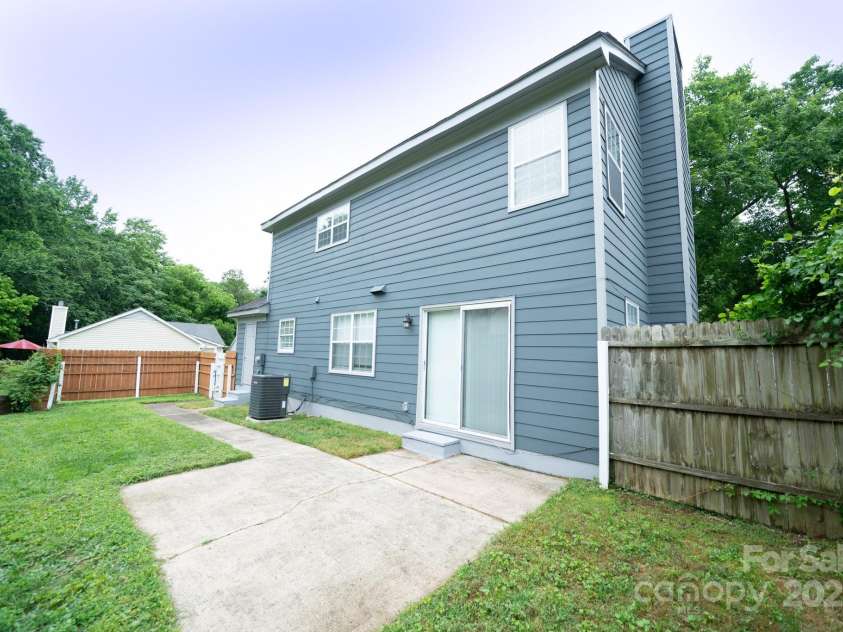 8125 Sheringham Way, Charlotte, NC 28227.  MLS# CAR4261059, YatesRealty ID 29230. 