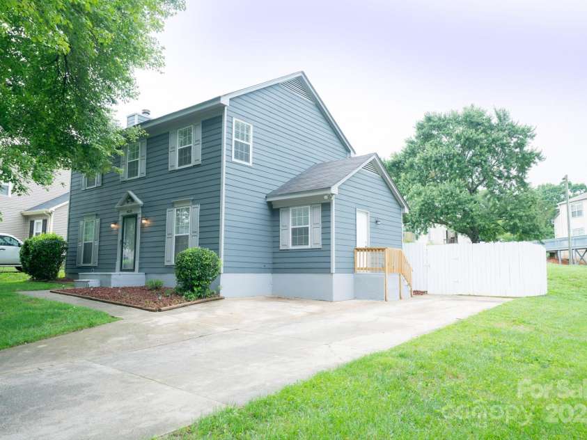 8125 Sheringham Way, Charlotte, NC 28227.  MLS# CAR4261059, YatesRealty ID 29230. 