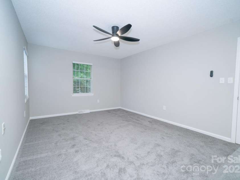 8125 Sheringham Way, Charlotte, NC 28227.  MLS# CAR4261059, YatesRealty ID 29230. 