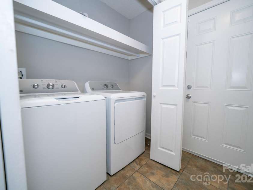 8125 Sheringham Way, Charlotte, NC 28227.  MLS# CAR4261059, YatesRealty ID 29230. 