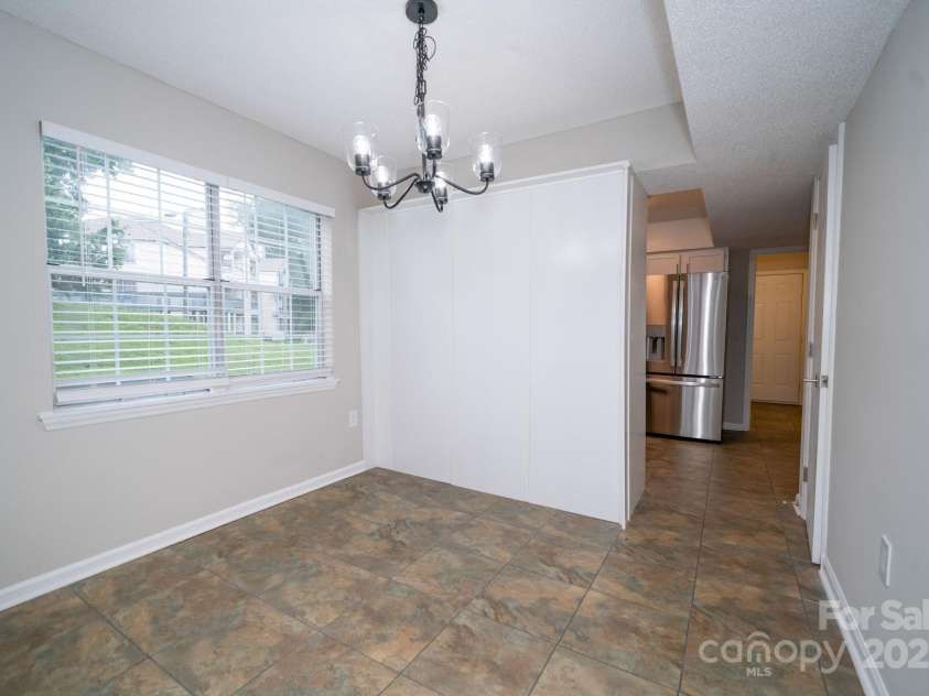 8125 Sheringham Way, Charlotte, NC 28227.  MLS# CAR4261059, YatesRealty ID 29230. Breakfast Area