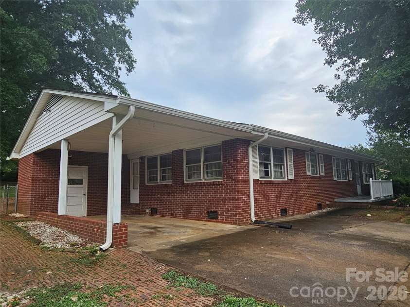 3025 Hazel Drive, Shelby, NC 28152.  MLS# CAR4383681, YatesRealty ID 29231. 