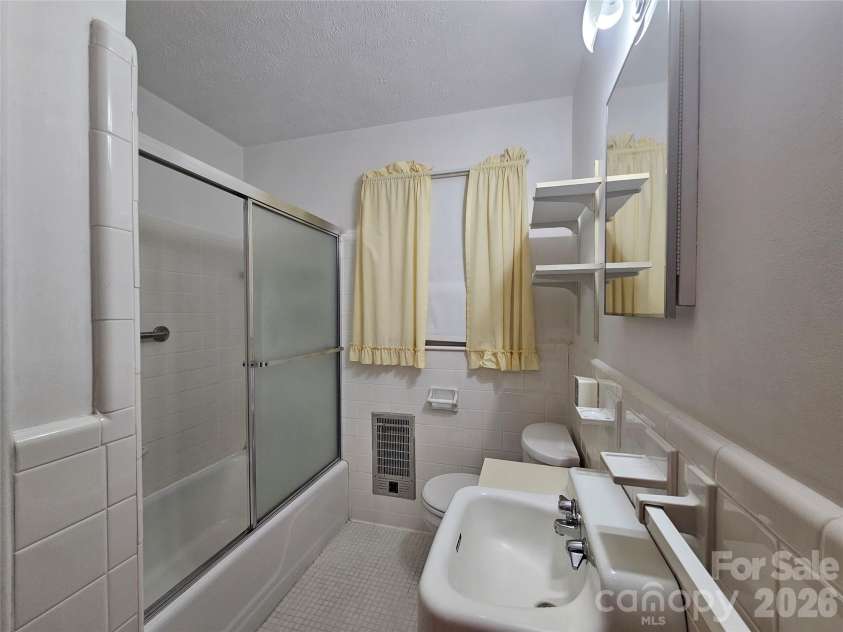 3025 Hazel Drive, Shelby, NC 28152.  MLS# CAR4383681, YatesRealty ID 29231. 