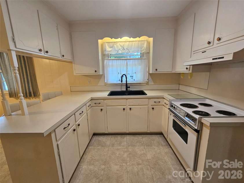 3025 Hazel Drive, Shelby, NC 28152.  MLS# CAR4383681, YatesRealty ID 29231. 