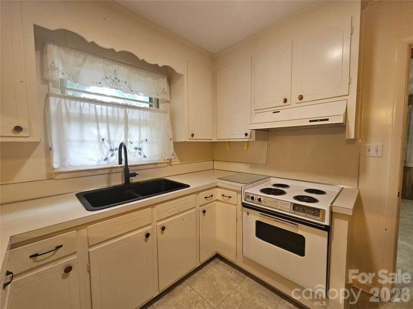 3025 Hazel Drive, Shelby, NC 28152.  MLS# CAR4383681, YatesRealty ID 29231. 