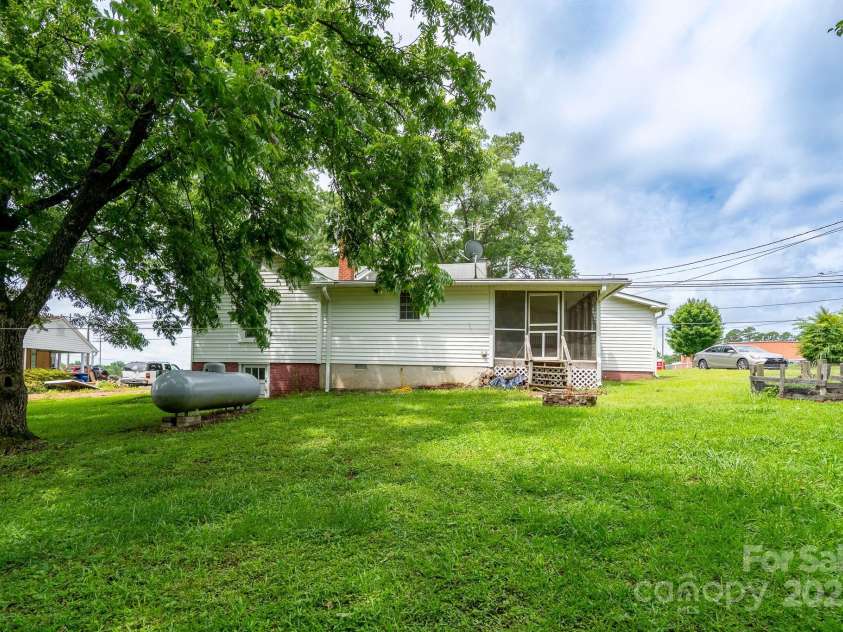 357 Main Street, Mount Pleasant, NC 28124.  MLS# CAR4271061, YatesRealty ID 29231. 