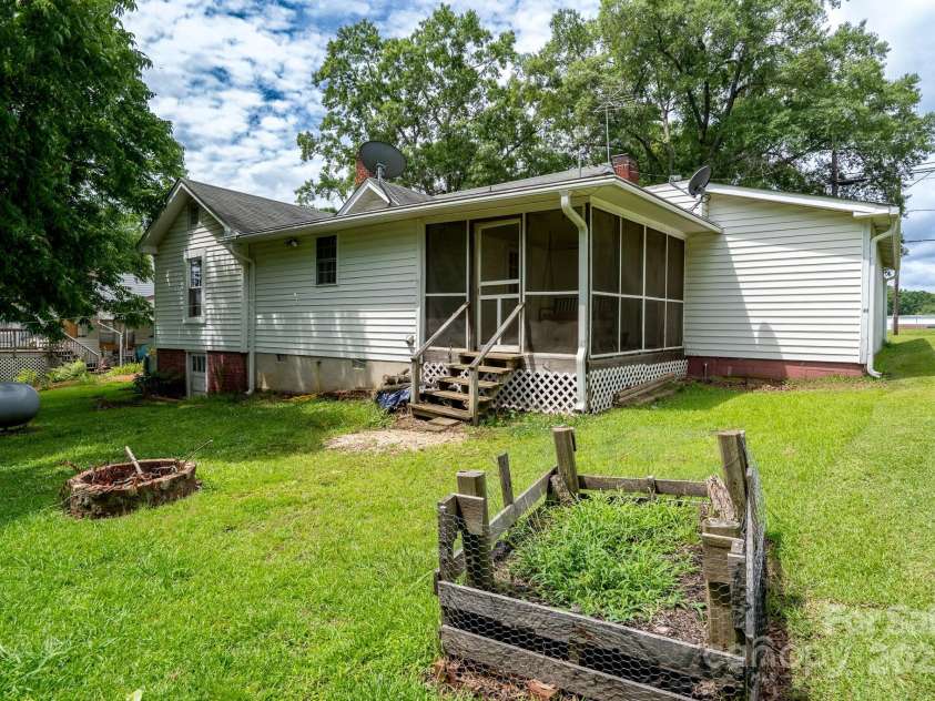 357 Main Street, Mount Pleasant, NC 28124.  MLS# CAR4271061, YatesRealty ID 29231. 