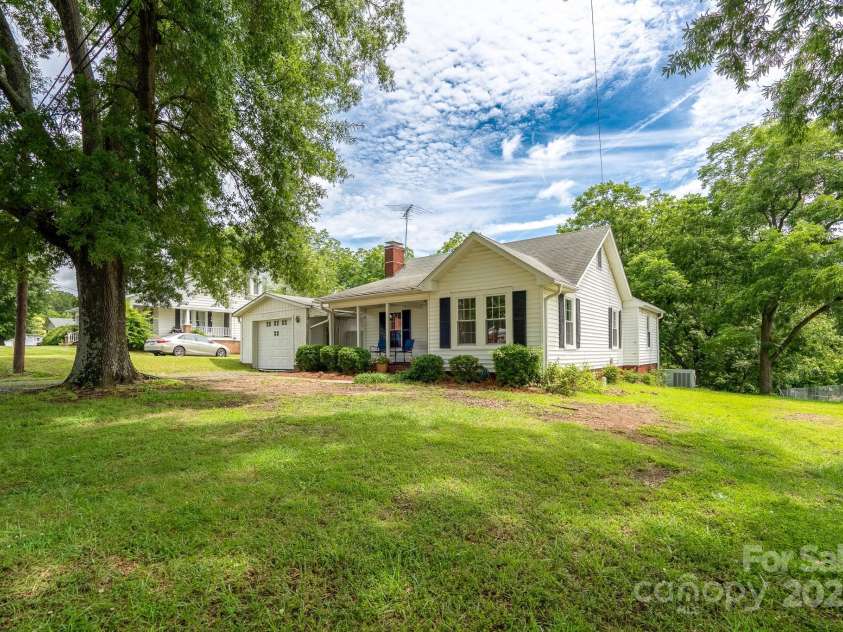 357 Main Street, Mount Pleasant, NC 28124.  MLS# CAR4271061, YatesRealty ID 29231. 