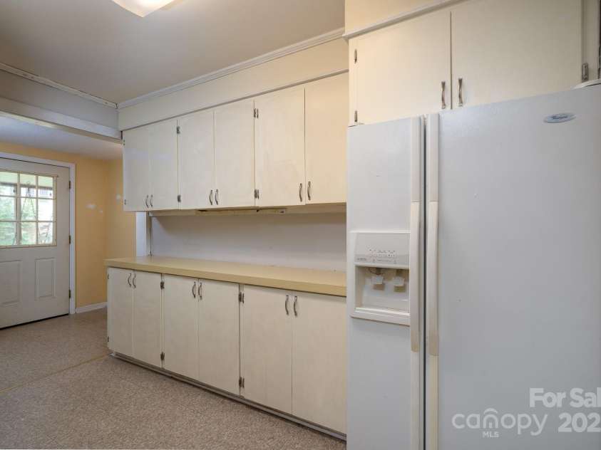 357 Main Street, Mount Pleasant, NC 28124.  MLS# CAR4271061, YatesRealty ID 29231. Kitchen