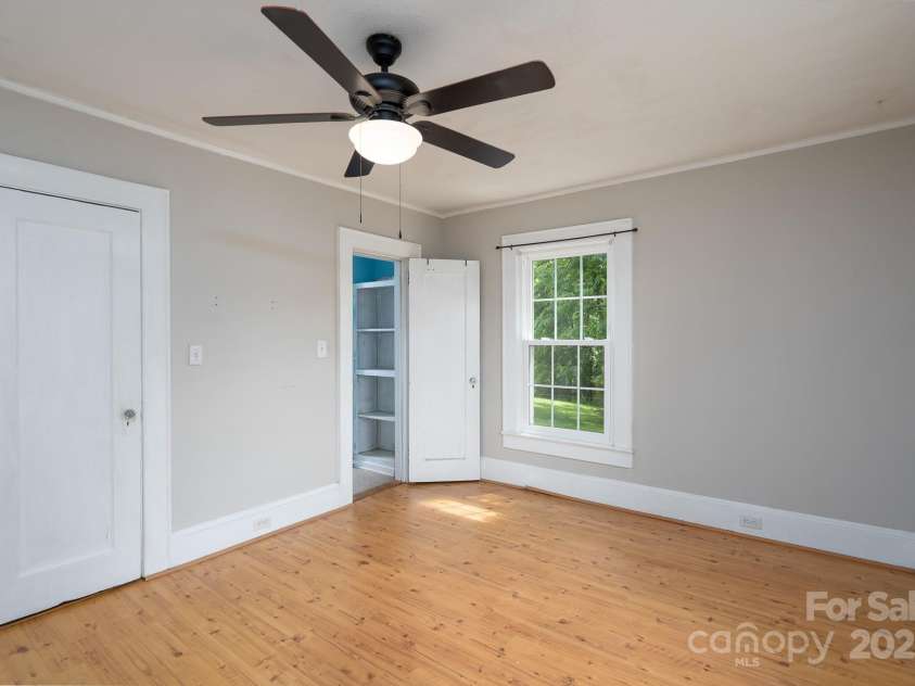 357 Main Street, Mount Pleasant, NC 28124.  MLS# CAR4271061, YatesRealty ID 29231. Prei Bed