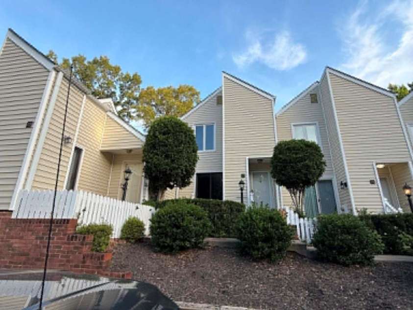 327 Eastwood Drive, Salisbury, NC 28146.  MLS# CAR4391977, YatesRealty ID 29232. 