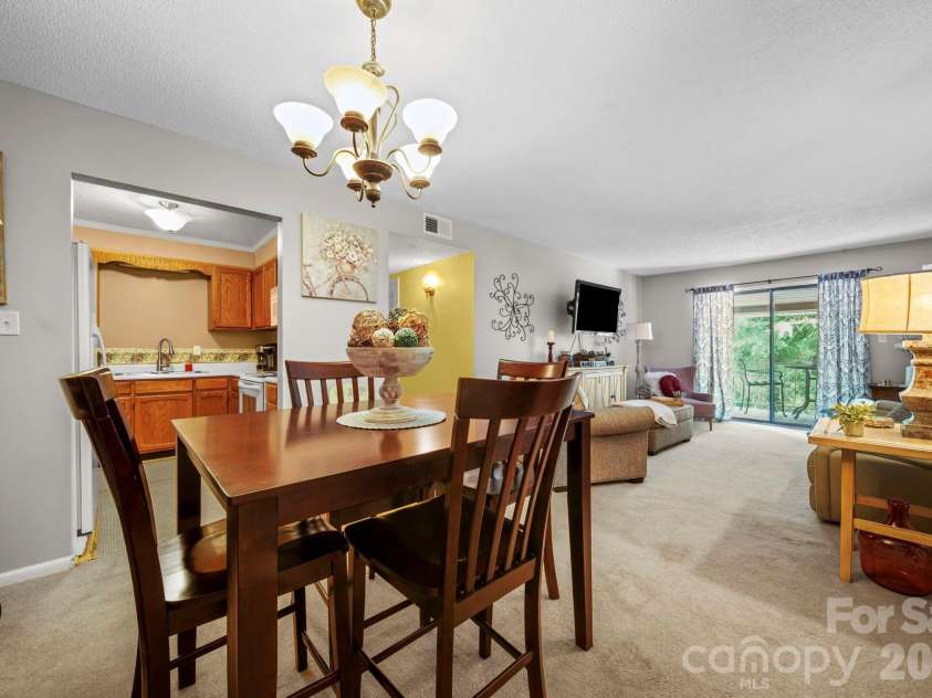 109 Carriage House Drive, Kannapolis, NC 28081.  MLS# CAR4387363, YatesRealty ID 29233. 