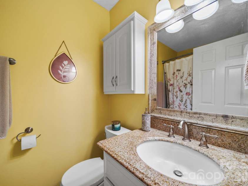 109 Carriage House Drive, Kannapolis, NC 28081.  MLS# CAR4387363, YatesRealty ID 29233. 