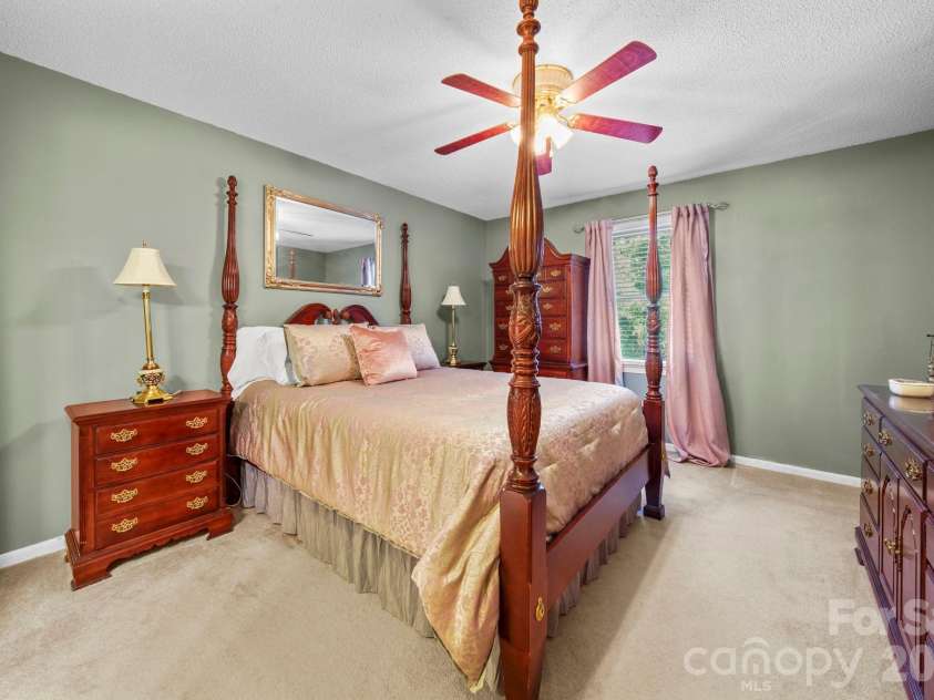 109 Carriage House Drive, Kannapolis, NC 28081.  MLS# CAR4387363, YatesRealty ID 29233. 