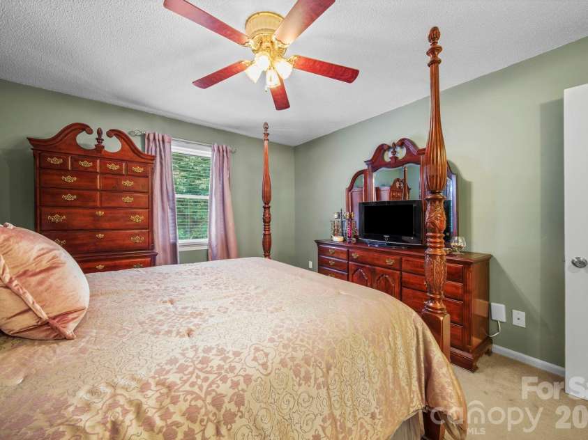 109 Carriage House Drive, Kannapolis, NC 28081.  MLS# CAR4387363, YatesRealty ID 29233. 