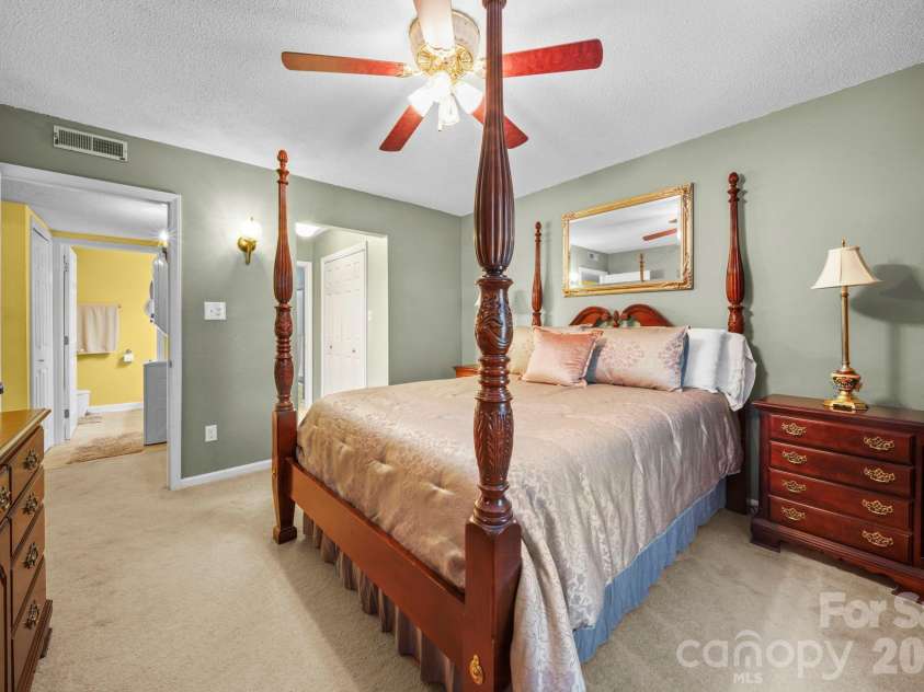 109 Carriage House Drive, Kannapolis, NC 28081.  MLS# CAR4387363, YatesRealty ID 29233. 