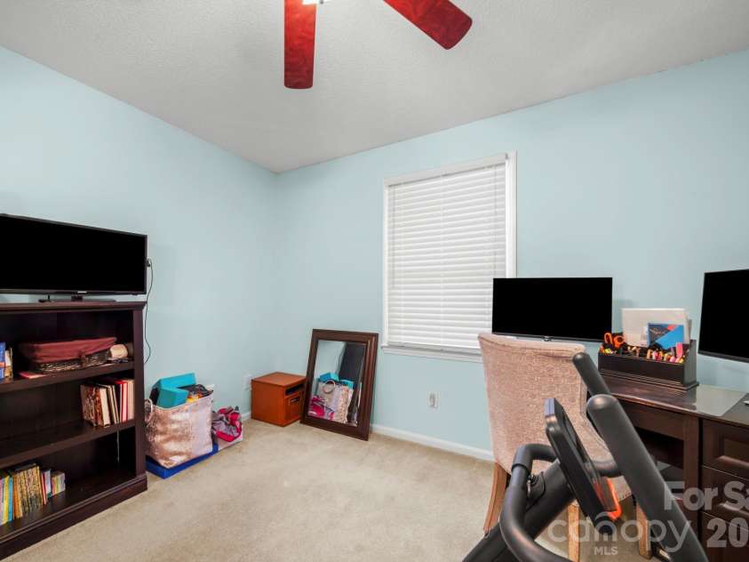 109 Carriage House Drive, Kannapolis, NC 28081.  MLS# CAR4387363, YatesRealty ID 29233. 