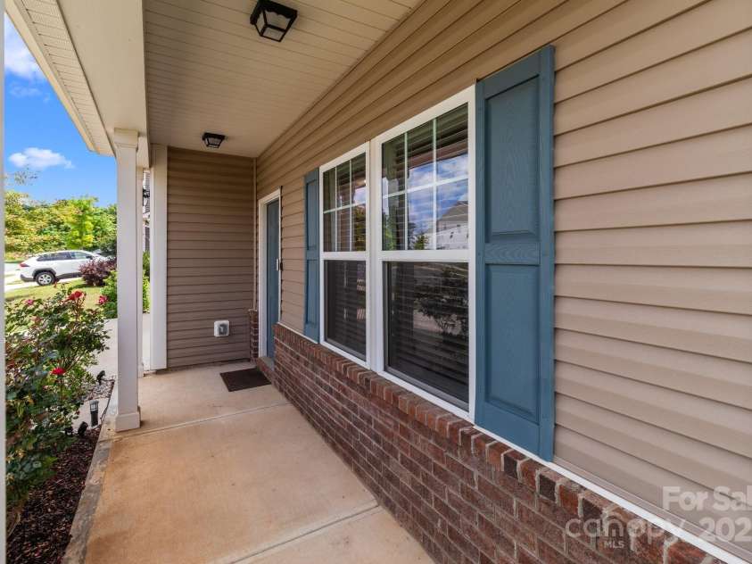 9132 Colwick Hill Lane, Charlotte, NC 28215.  MLS# CAR4258944, YatesRealty ID 29233. 