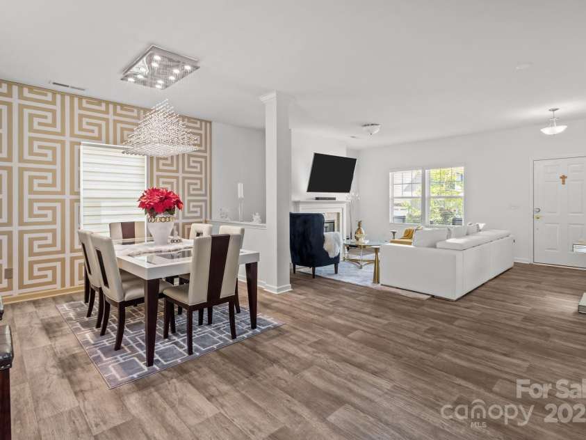 9132 Colwick Hill Lane, Charlotte, NC 28215.  MLS# CAR4258944, YatesRealty ID 29233. 