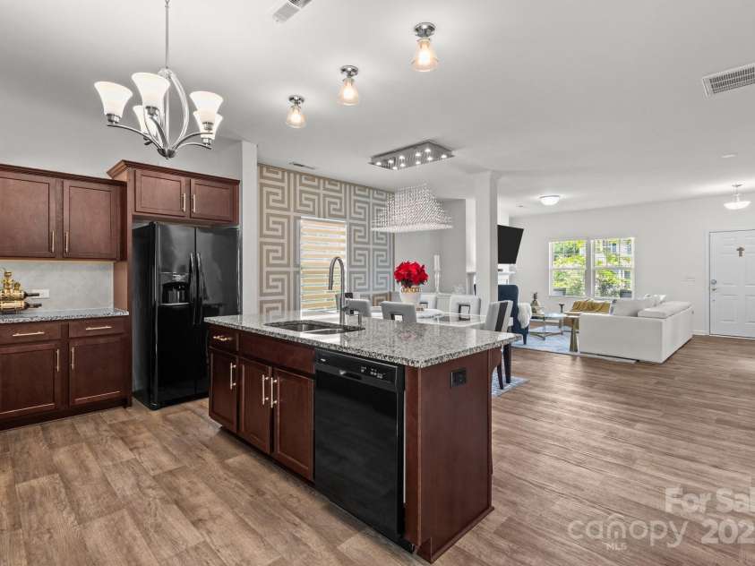 9132 Colwick Hill Lane, Charlotte, NC 28215.  MLS# CAR4258944, YatesRealty ID 29233. 