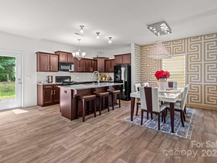 9132 Colwick Hill Lane, Charlotte, NC 28215.  MLS# CAR4258944, YatesRealty ID 29233. 