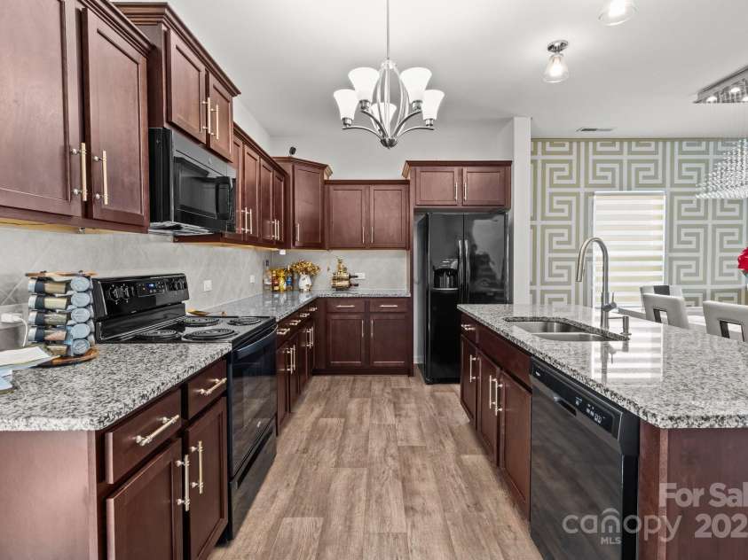 9132 Colwick Hill Lane, Charlotte, NC 28215.  MLS# CAR4258944, YatesRealty ID 29233. 