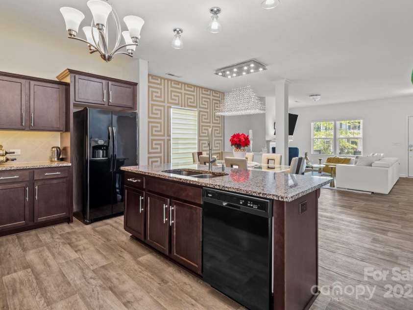 9132 Colwick Hill Lane, Charlotte, NC 28215.  MLS# CAR4258944, YatesRealty ID 29233. 