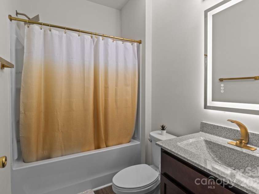 9132 Colwick Hill Lane, Charlotte, NC 28215.  MLS# CAR4258944, YatesRealty ID 29233. 