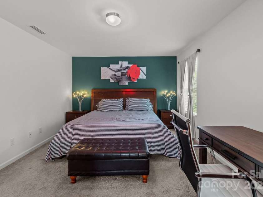 9132 Colwick Hill Lane, Charlotte, NC 28215.  MLS# CAR4258944, YatesRealty ID 29233. 