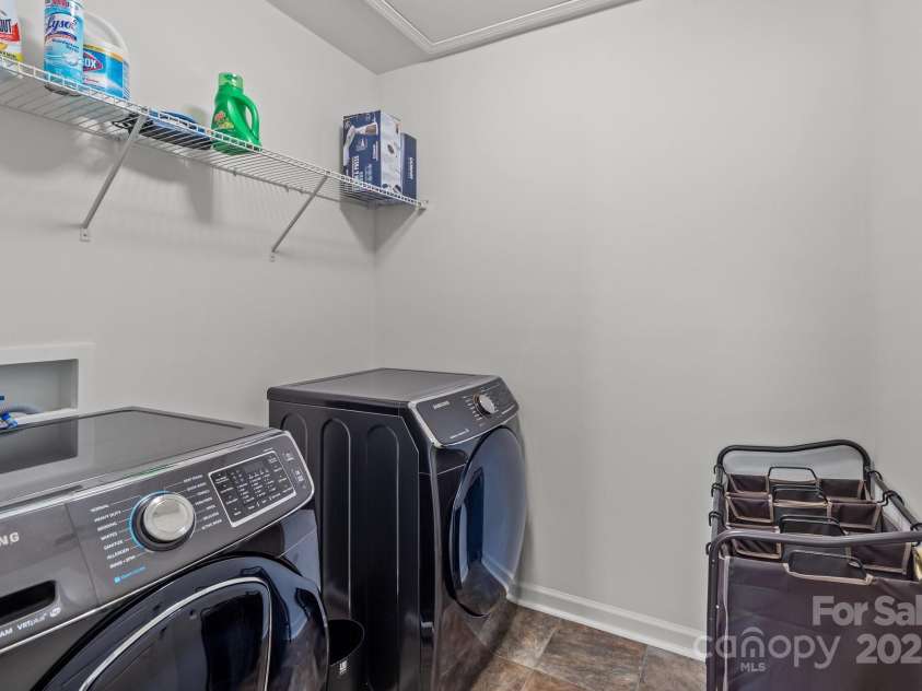 9132 Colwick Hill Lane, Charlotte, NC 28215.  MLS# CAR4258944, YatesRealty ID 29233. 