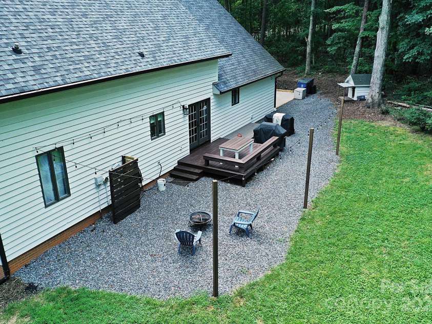 5643 Wesley Street, Hickory, NC 28601.  MLS# CAR4284826, YatesRealty ID 29234. 